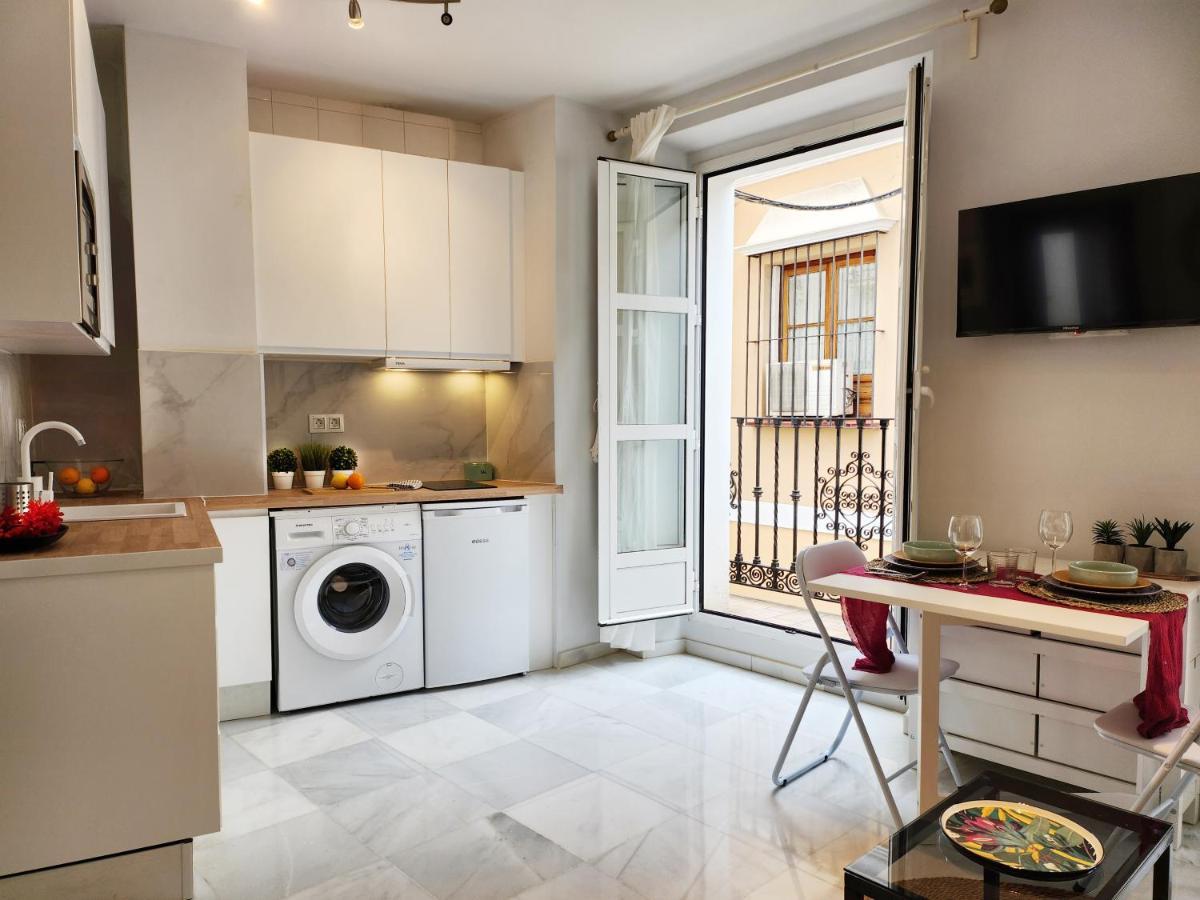 Lovely Center Apartments Seville - Balcony Lux Sol Севиля Екстериор снимка